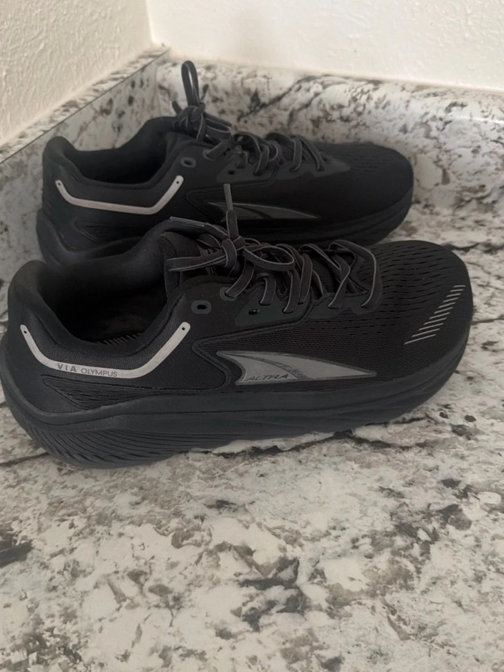 Altra Women's Black Running Shoes with Cushioned Support, has no insoles